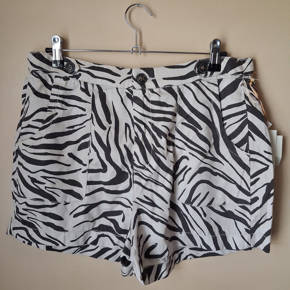 Cynthia Rowley NWT Ivory & Brown Zebra Print Shorts; Sz. 10; 100% Lyocell